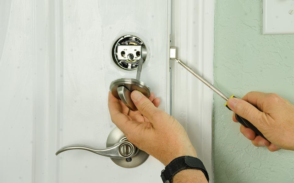 artisan serrurier pas cher Lardy